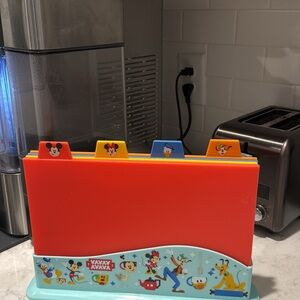 Disney Parks cutting board set